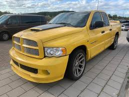 dodge ram geel