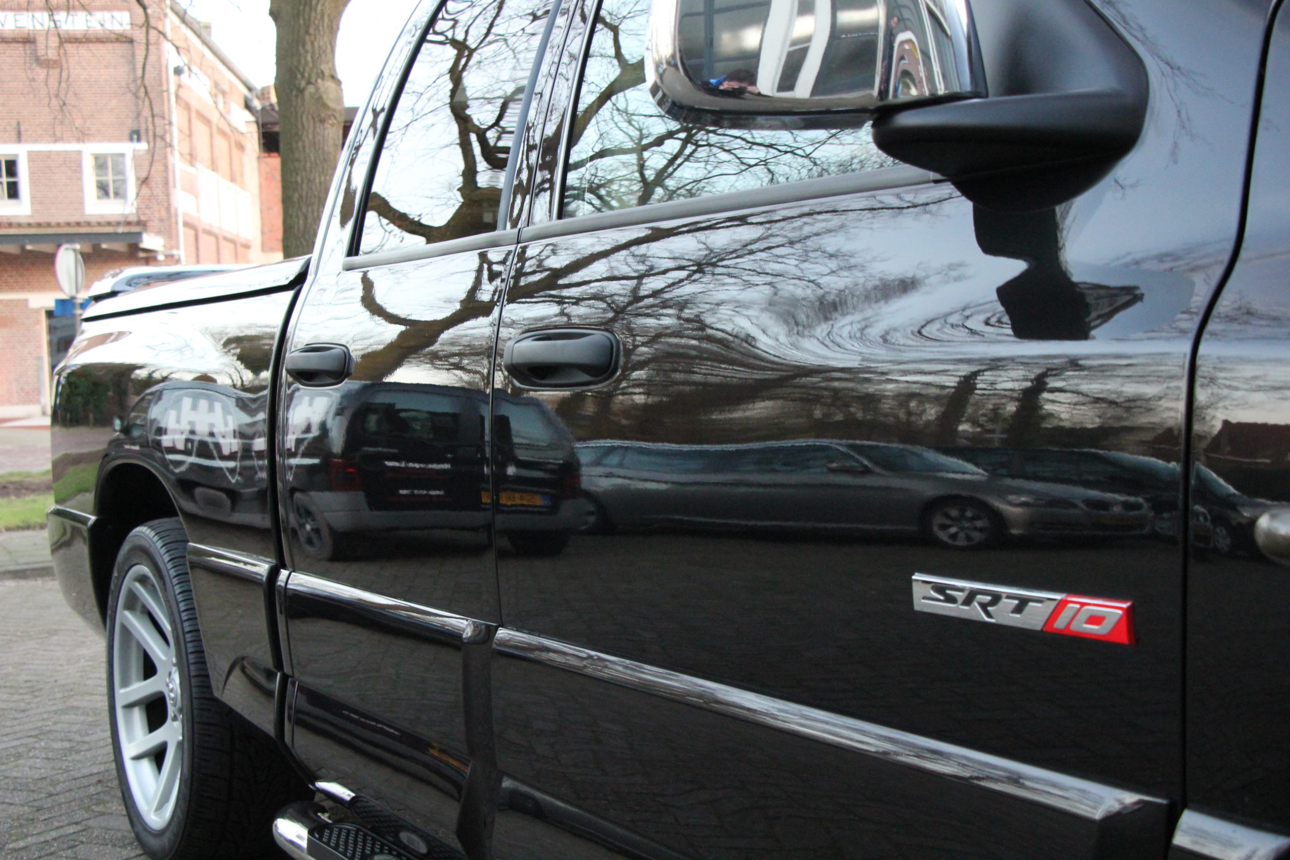 dodge srt 10 te koop