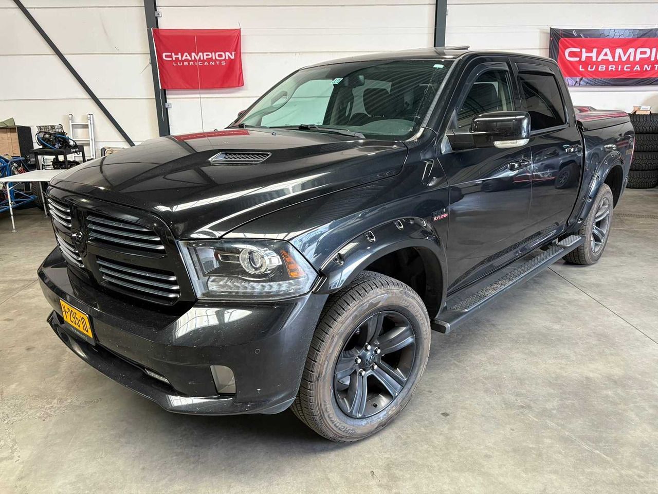 dodge ram 3500 v8
