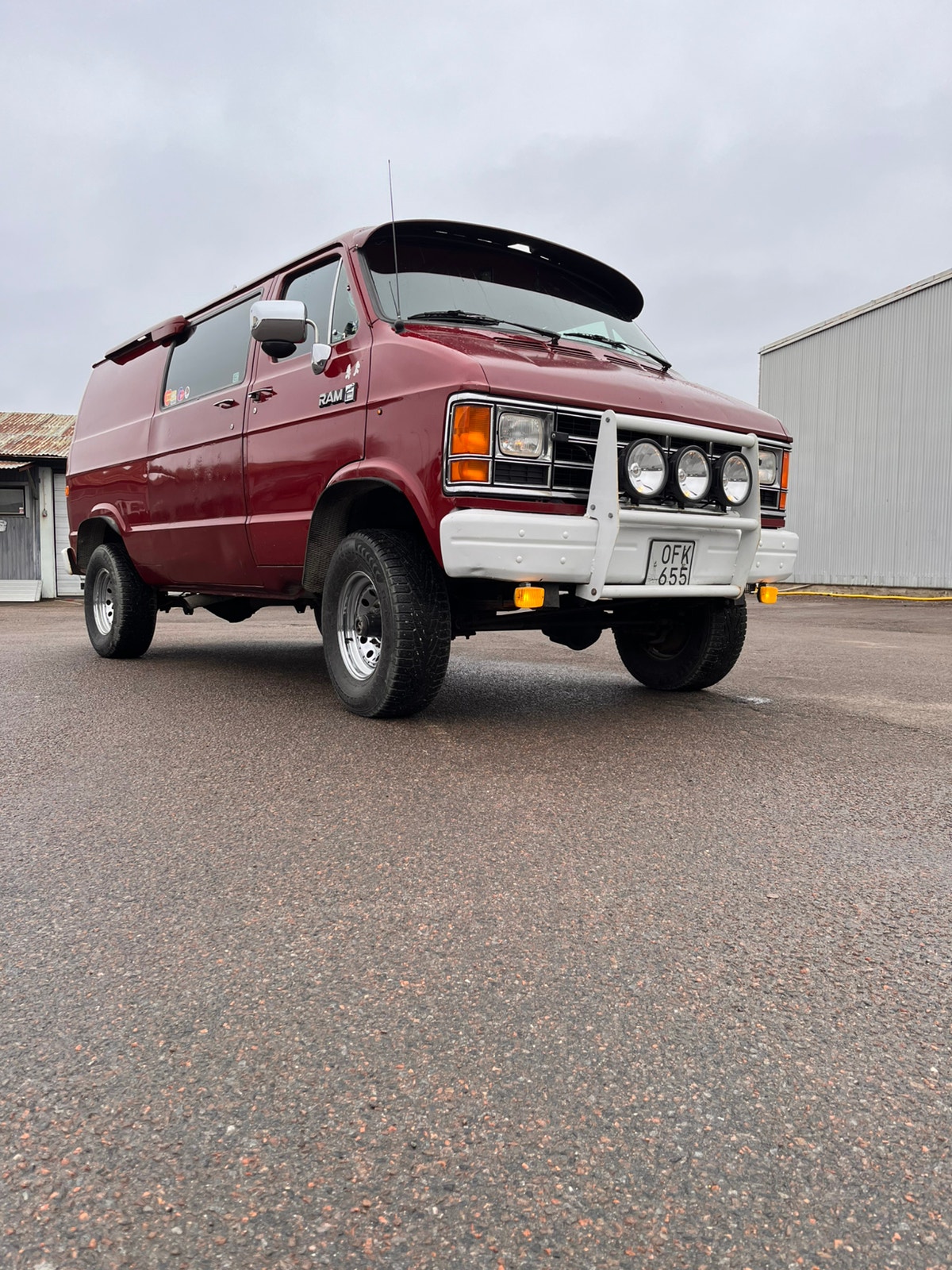 dodge ram van b350